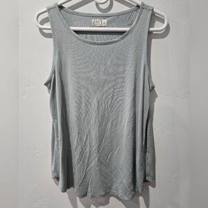 Maurices tank size L